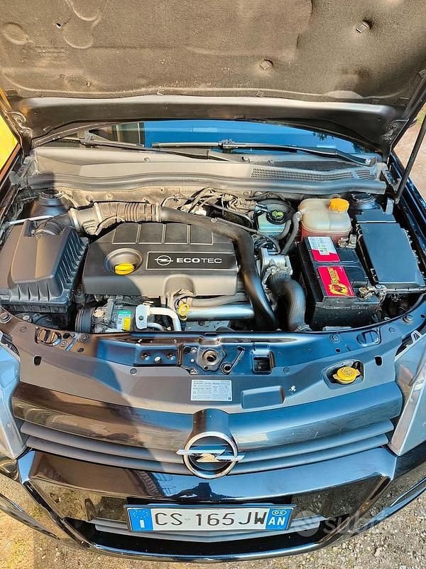 Usata Opel Astra 68 CV (50 kW) 2005 Berlina