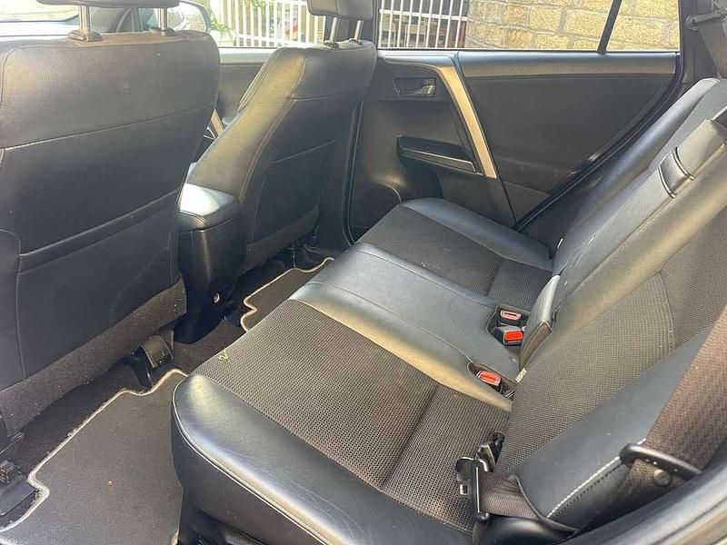 Usata Toyota RAV4 Hybrid Active 155 CV (114 kW) 2017 Grigio SUV