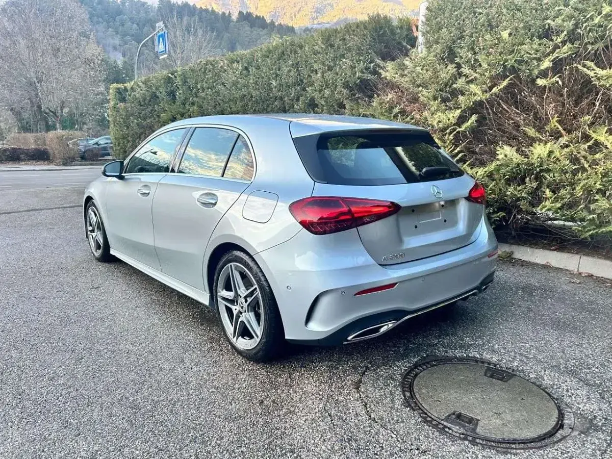 Usata Mercedes A200 Advanced Plus 163 CV (119 kW) 2025 Argento hightech Berlina