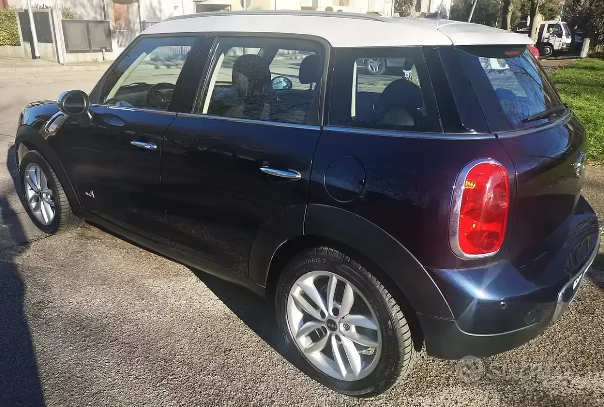 Usata Mini Countryman 111 CV (81 kW) 2012 Bluazzurro SUV