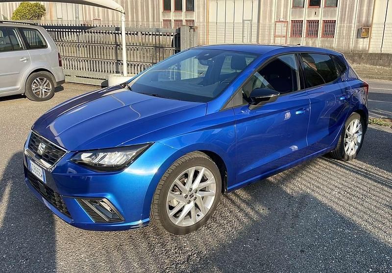 Usata Seat Ibiza FR 95 CV (69 kW) 2025 Blu/azzurro Utilitaria