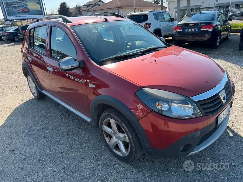 Usata Dacia Sandero Stepway 90 CV (66 kW) 2010 Rosso Berlina