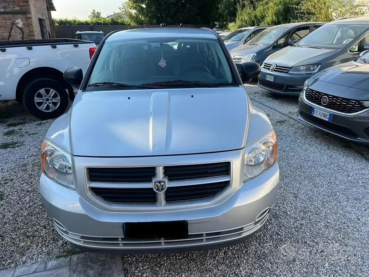 Usata Dodge Caliber SXT 140 CV (102 kW) 2006 Grigio Utilitaria