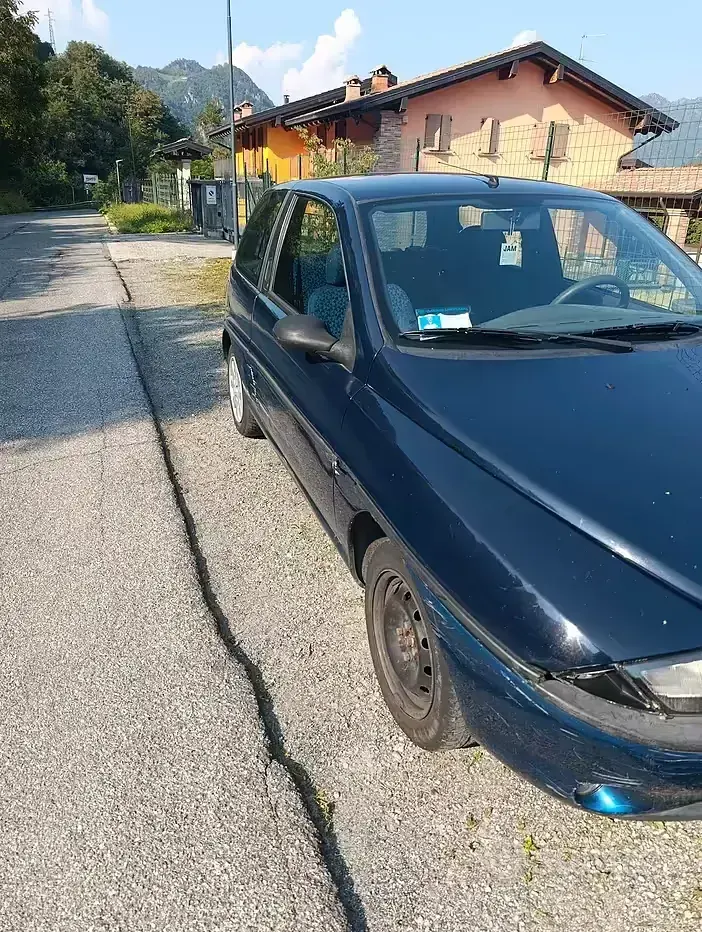 Usata Lancia Ypsilon 54 CV (39 kW) 2000 Bluazzurro Utilitaria