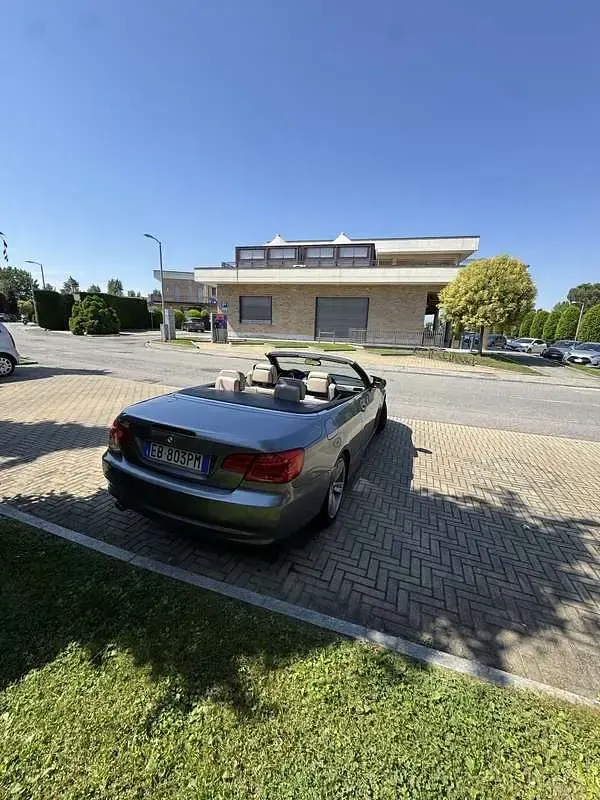 Usata BMW 320 Cabriolet 184 CV (135 kW) 2010 Grigio Cabrio