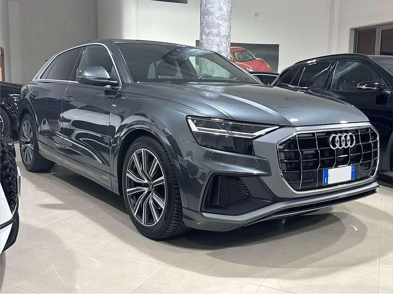 Grigio Usata 2021 Audi Q8 S-Line SUV | 59.990 € (Super prezzo) - Immagine 1/4