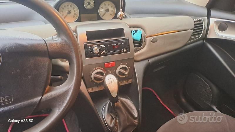 Usata Lancia Ypsilon 60 CV (44 kW) 2005 Nero Utilitaria