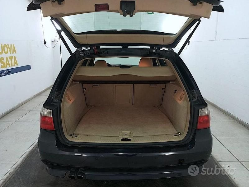Usata BMW 530 Comfort Edition 231 CV (169 kW) 2007 Azzurro metallizzato Station wagon