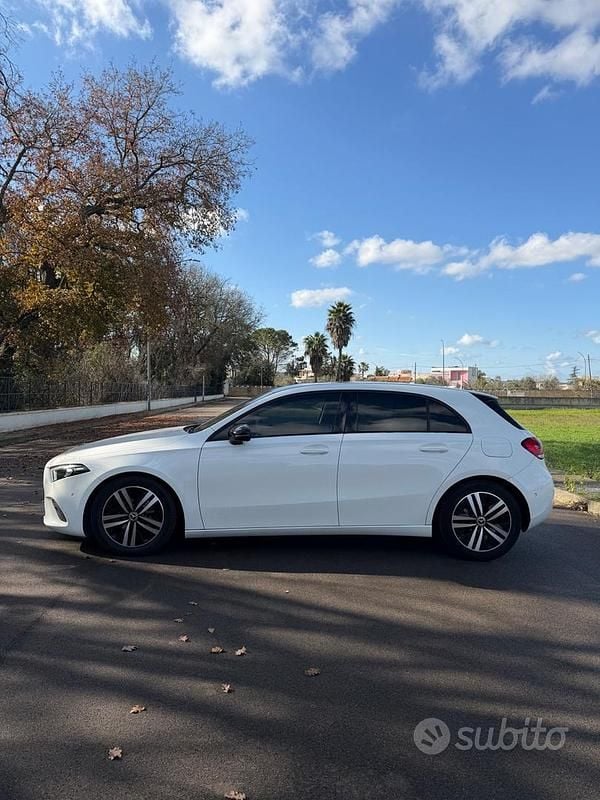 Usata Mercedes A180 Business 115 CV (84 kW) 2019 Bianco Berlina