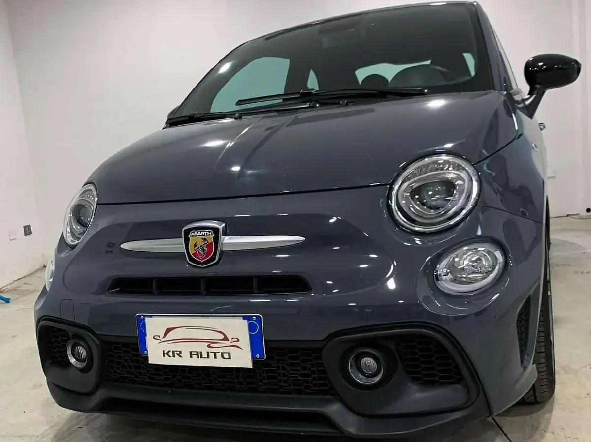 Usata Abarth 595 144 CV (105 kW) 2022 Grigio pista Utilitaria