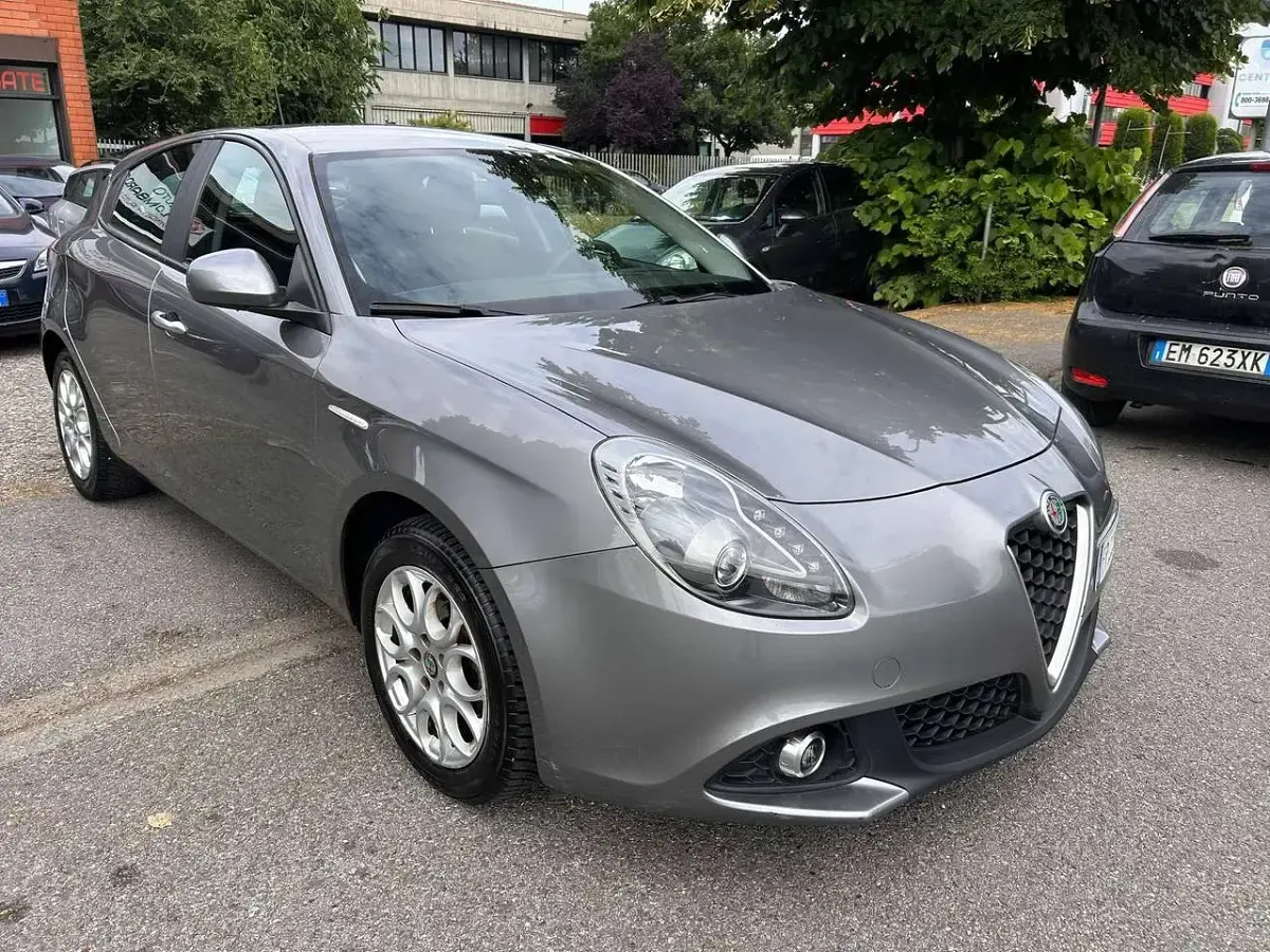 Usata Alfa Romeo Giulietta 120 CV (88 kW) 2018 Grigio Utilitaria