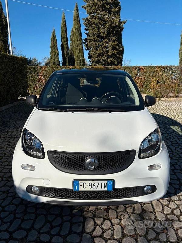 Usata Smart ForFour Passion 71 CV (52 kW) 2016 Bianco Utilitaria