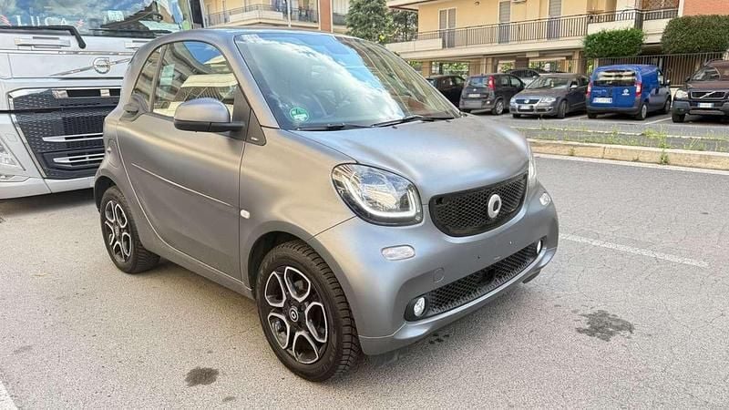 Begagnad Smart ForTwo Coupé Prime 90 HK (66 kW) 2019 Grå Sportkupé