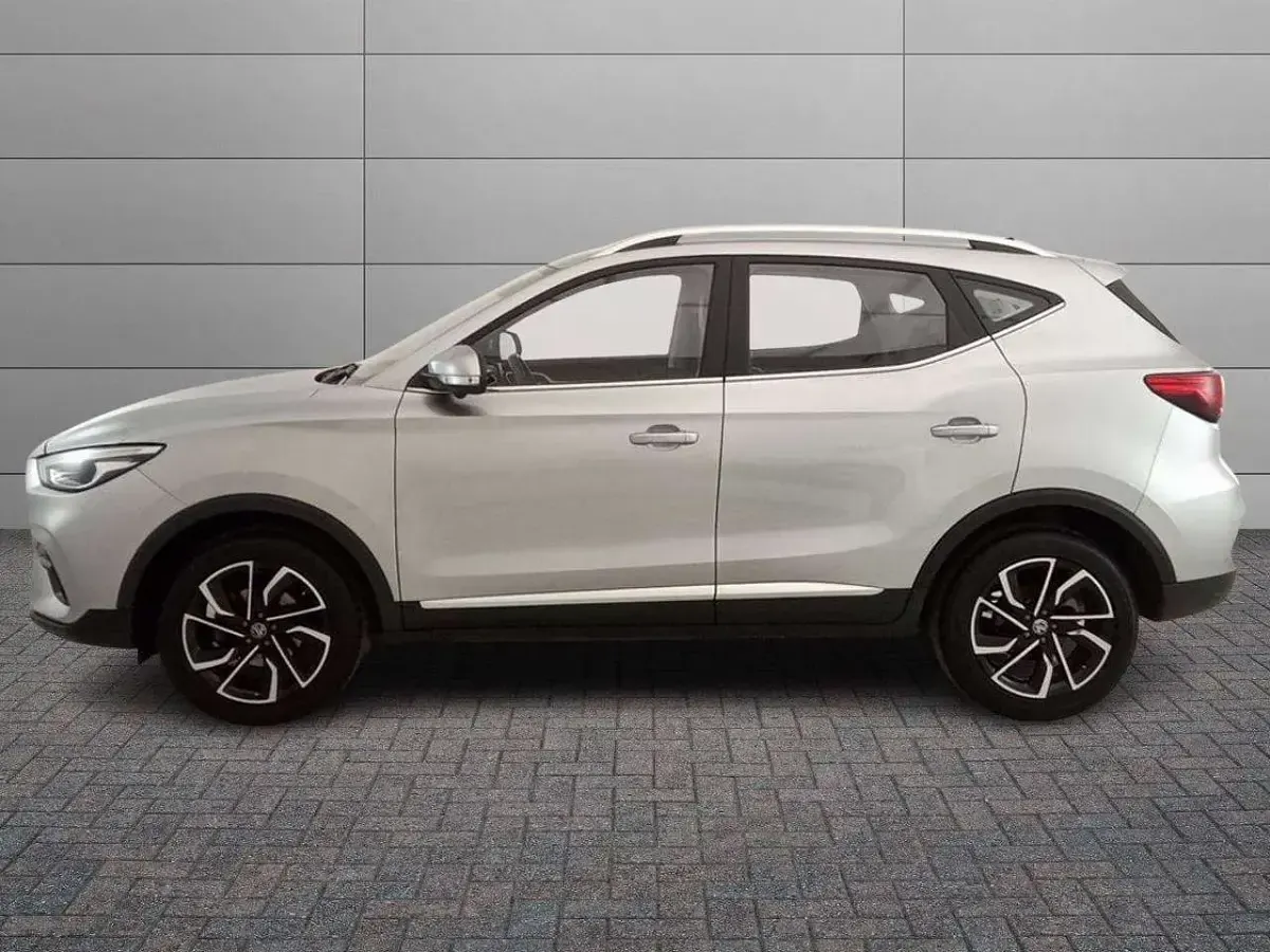 Usata MG ZS 106 CV (77 kW) 2024 Argento SUV