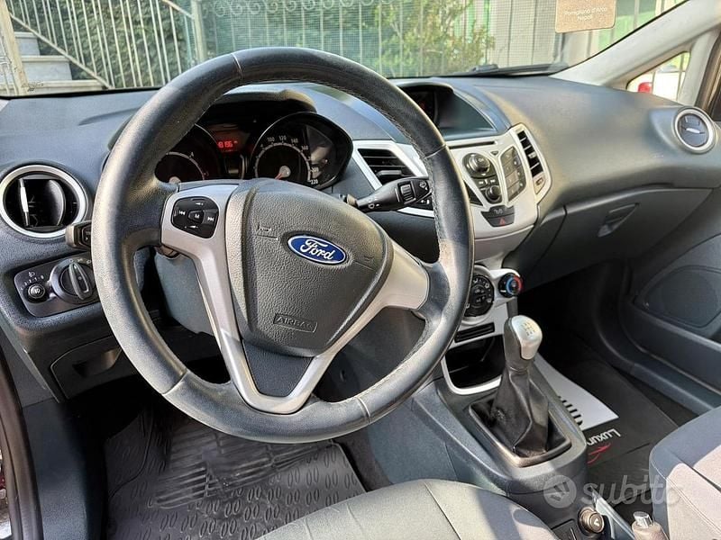 Usata Ford Fiesta 70 CV (51 kW) 2011 Nero Utilitaria