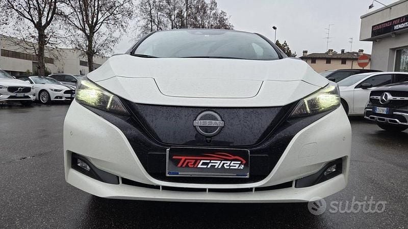 Usata Nissan Leaf Tekna 160 kW (218 CV) 2022 Bianco Utilitaria
