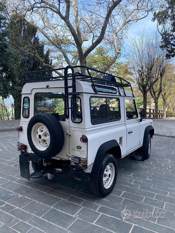 Usata Land Rover Defender 1990 Bianco SUV
