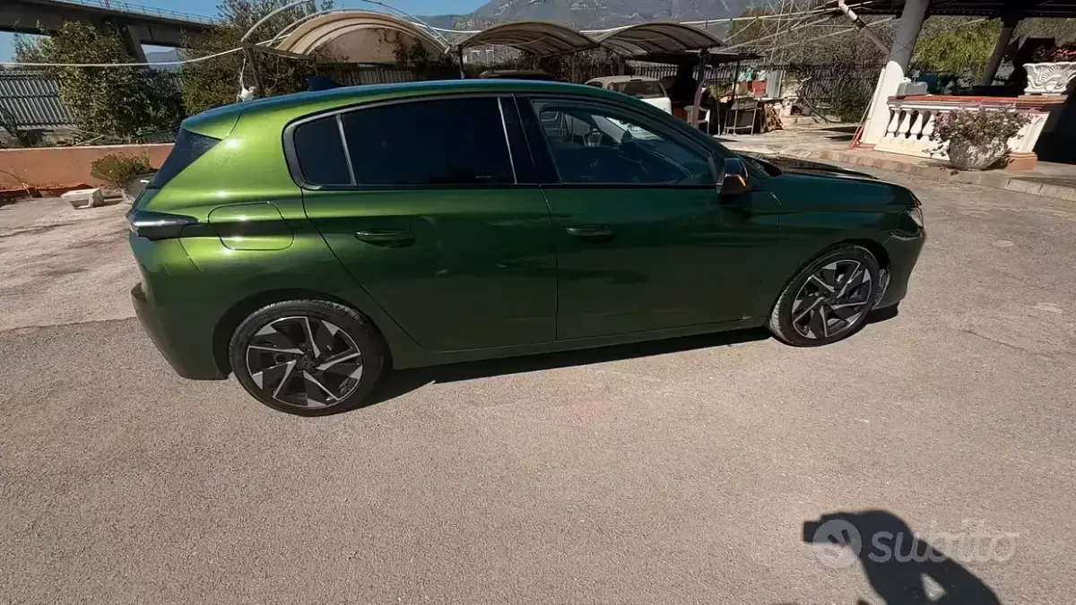 Usata Peugeot 308 Allure 131 CV (96 kW) 2022 Verde Berlina