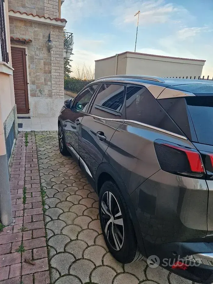 Usata Peugeot 3008 GT-line 131 CV (96 kW) 2019 Verde SUV