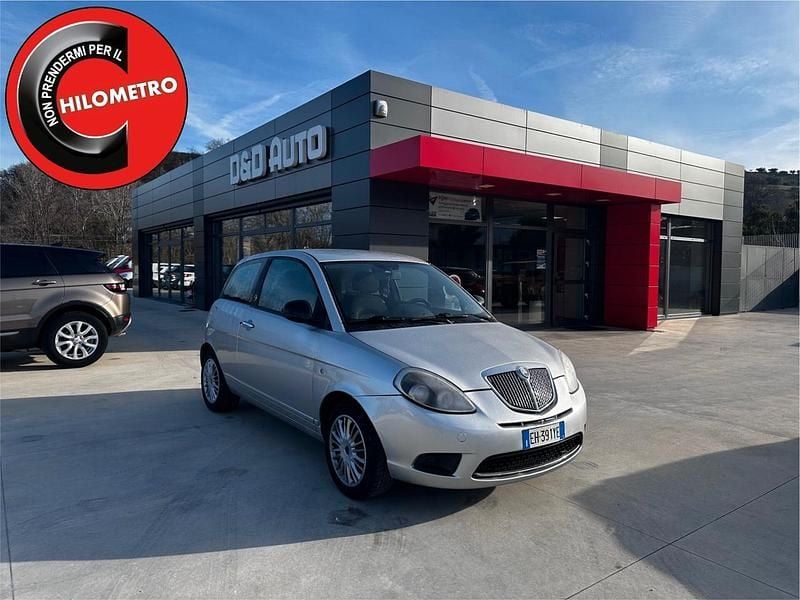 Usata Lancia Ypsilon 77 CV (56 kW) 2011 Utilitaria