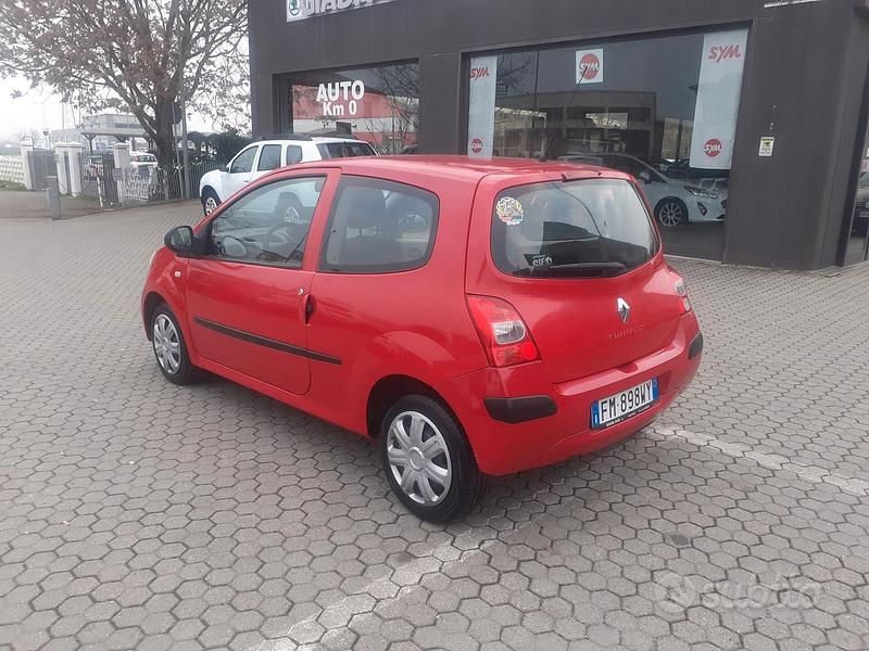 Usado Renault Twingo 58 CV (42 kW) 2006 Rojo Utilitario