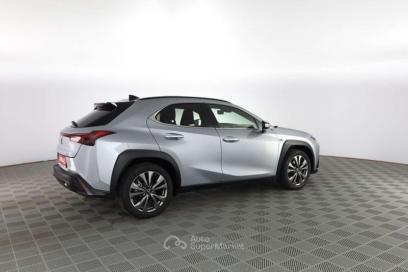 Usata Lexus UX 152 CV (111 kW) 2024 Gray SUV