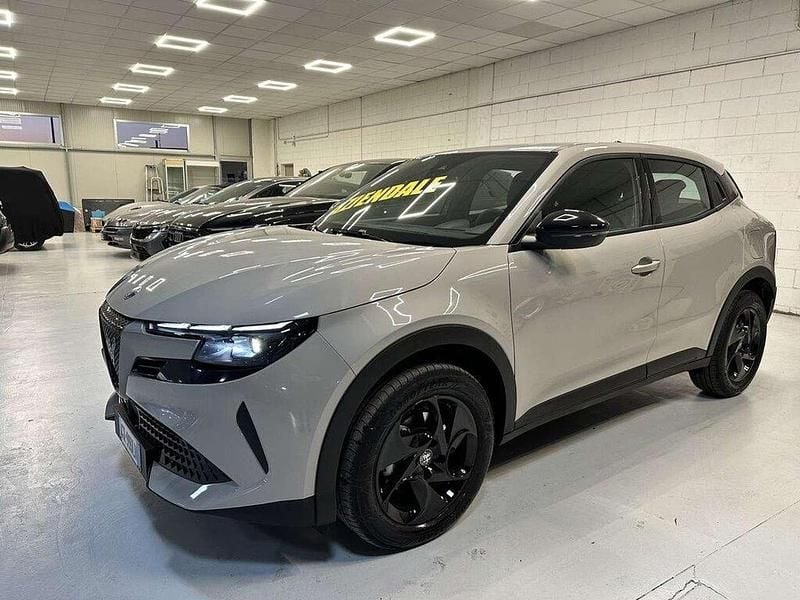 Bianco avorio Usata 2025 Alfa Romeo Junior SUV | 23.990 € (Super prezzo) - Immagine 1/4