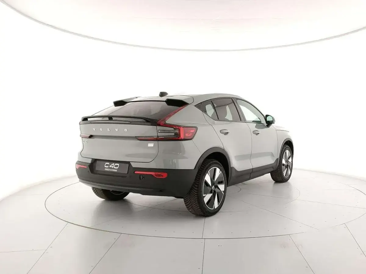 Usata Volvo EC40 Core 185 kW (252 CV) 2024 Argento SUV