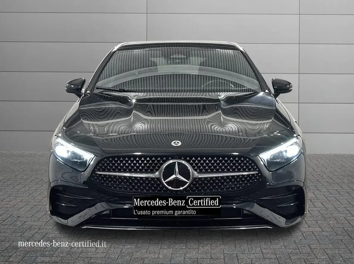 Usata Mercedes A180 Advanced Plus 116 CV (85 kW) 2023 Grigio medio metallizzato Berlina