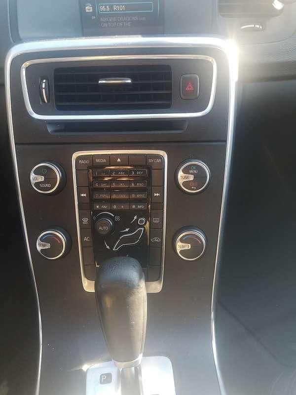 Usata Volvo V60 Kinetic 163 CV (119 kW) 2011 Station wagon