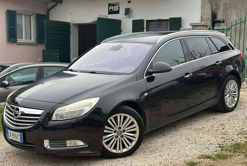 Usata Opel Insignia Cosmo 160 CV (117 kW) 2011 Nero Berlina