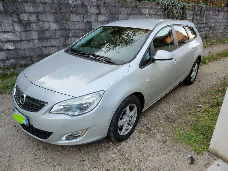 Usato 2011 Opel Astra 1.7 Diesel 110 CV (6.500 €)