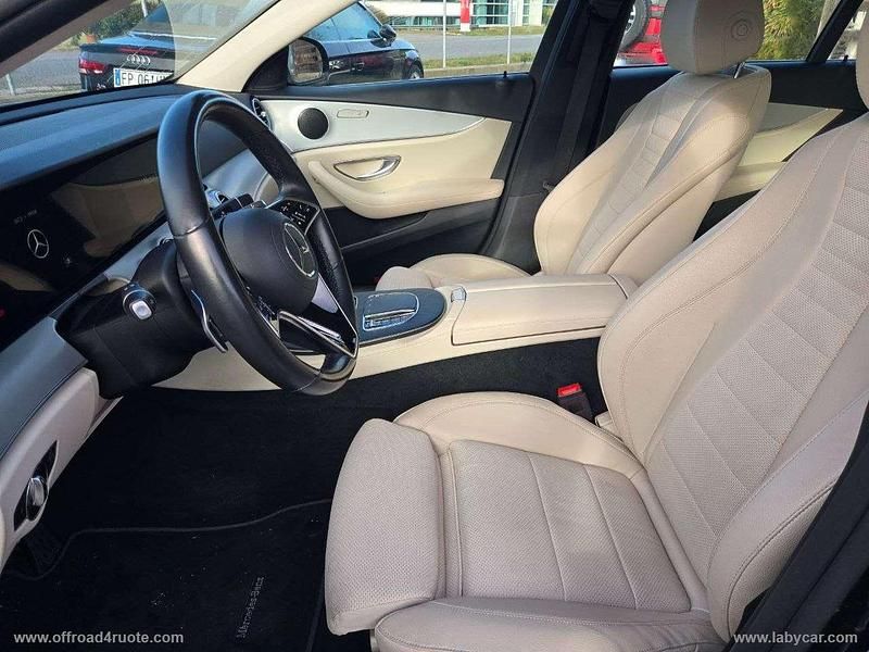 Usata Mercedes E200 265 CV (194 kW) 2021 Nero Berlina