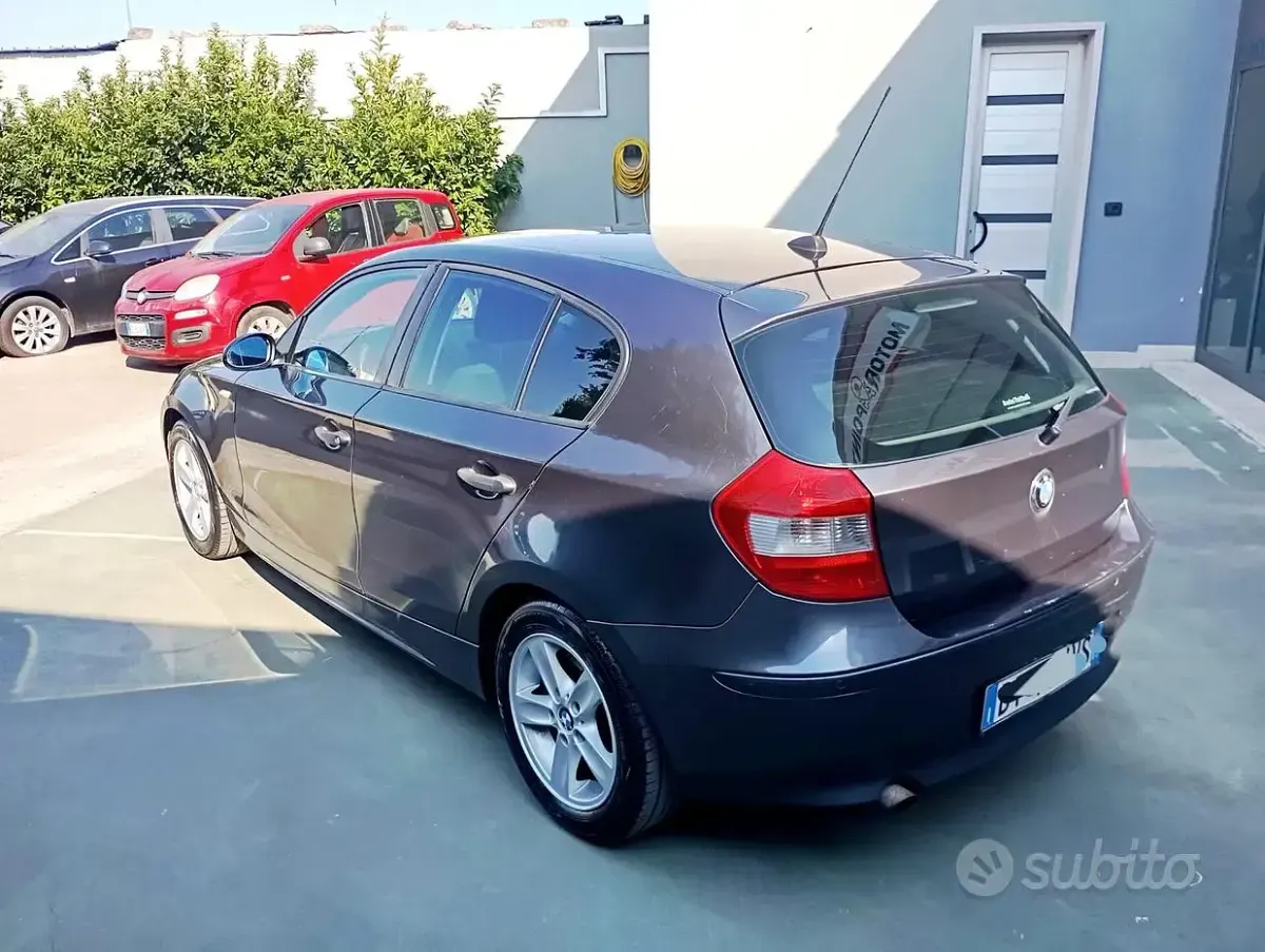 Usata BMW 118 Efficient Dynamics 122 CV (89 kW) 2006 Grigio Utilitaria