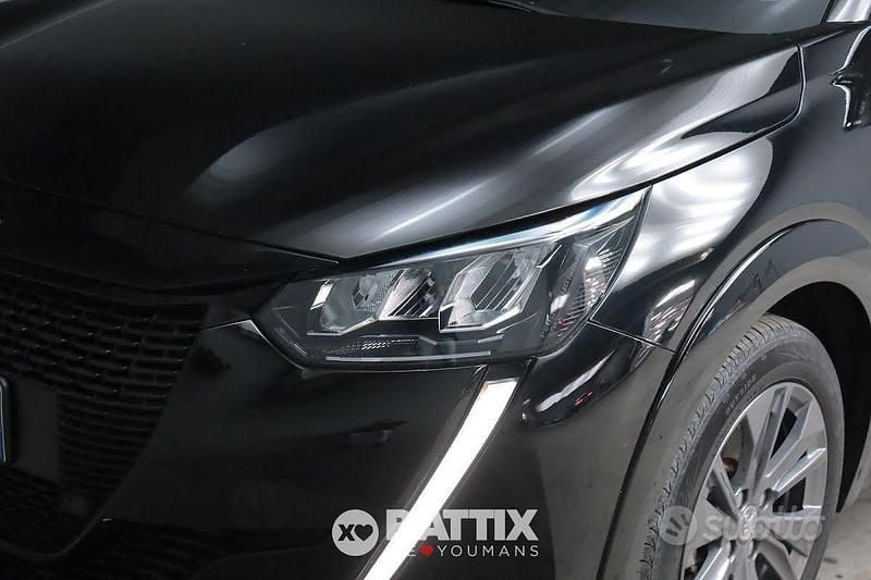 Usata Peugeot 208 Allure 100 kW (136 CV) 2021 Nero Utilitaria