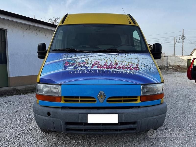 Usata Renault Master 114 CV (83 kW) 1999 Giallo Berlina