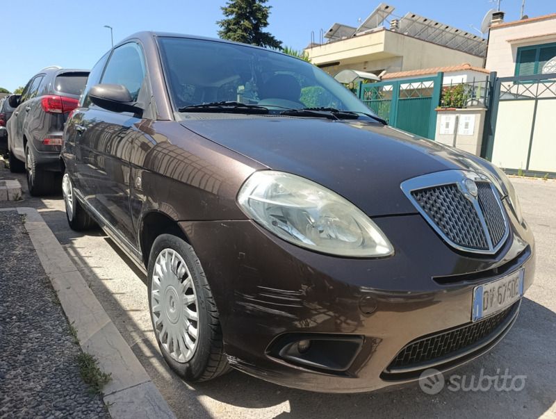 Usata Lancia Ypsilon 69 CV (50 kW) 2009 Marrone Utilitaria