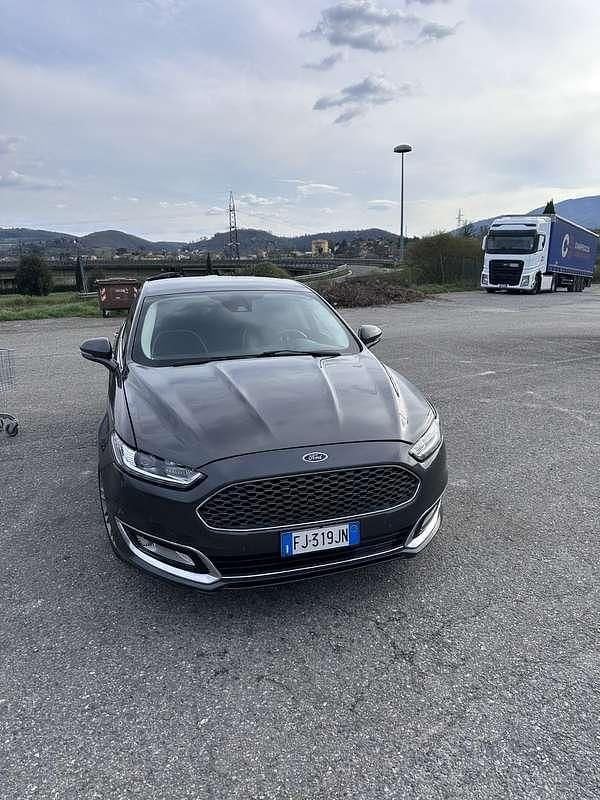 Usata Ford Mondeo Vignale 150 CV (110 kW) 2017 Berlina