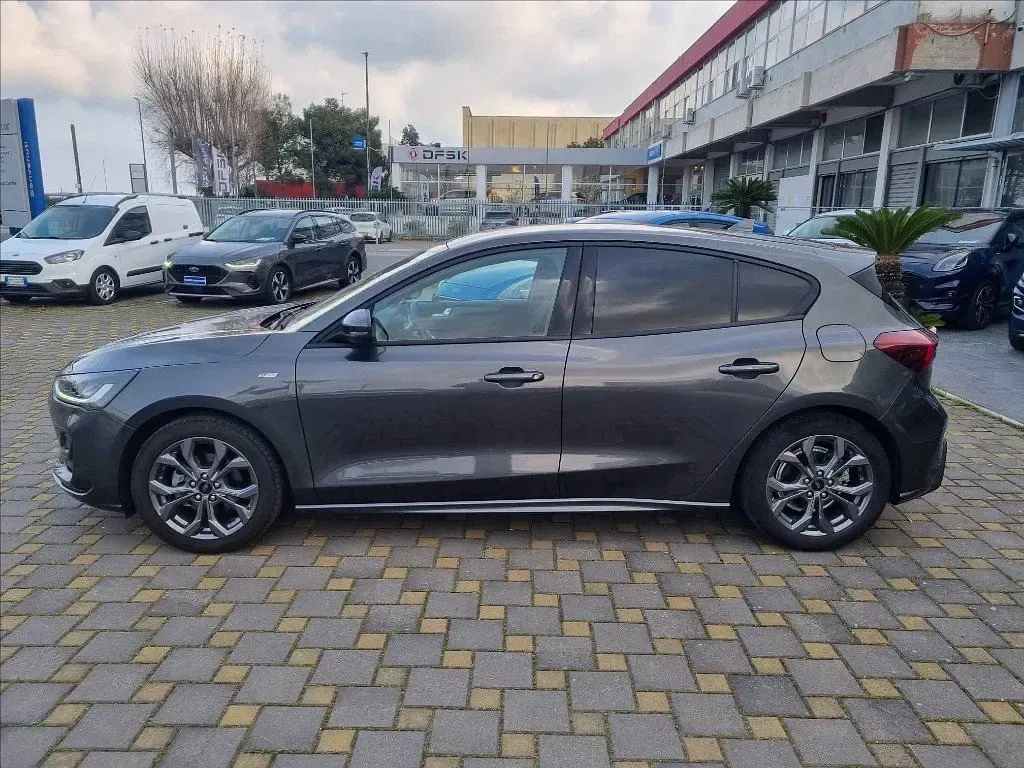 Usata Ford Focus ST-Line 125 CV (91 kW) 2022 Grigio Berlina
