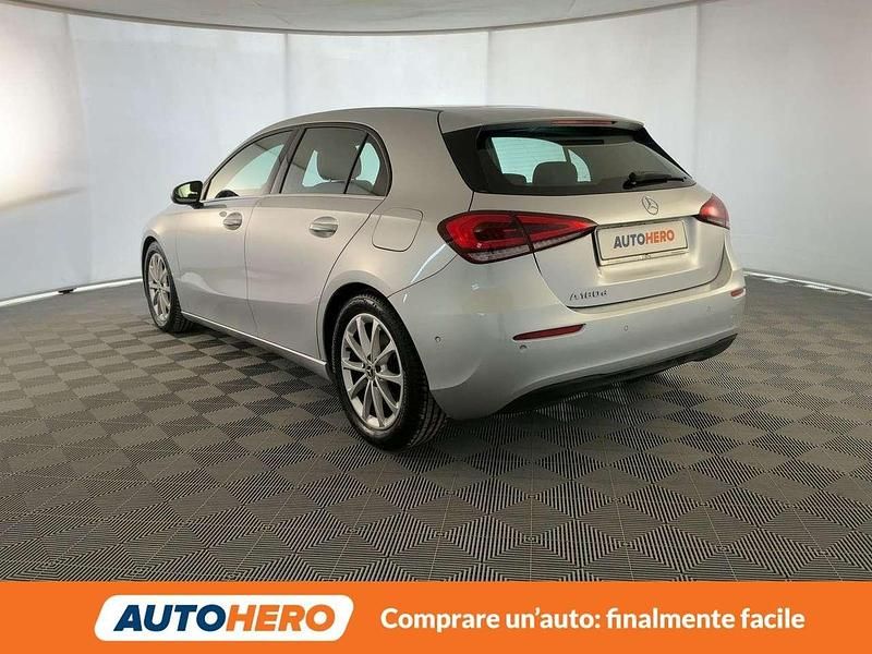 Usata Mercedes A180 Business 116 CV (85 kW) 2019 Argento Berlina