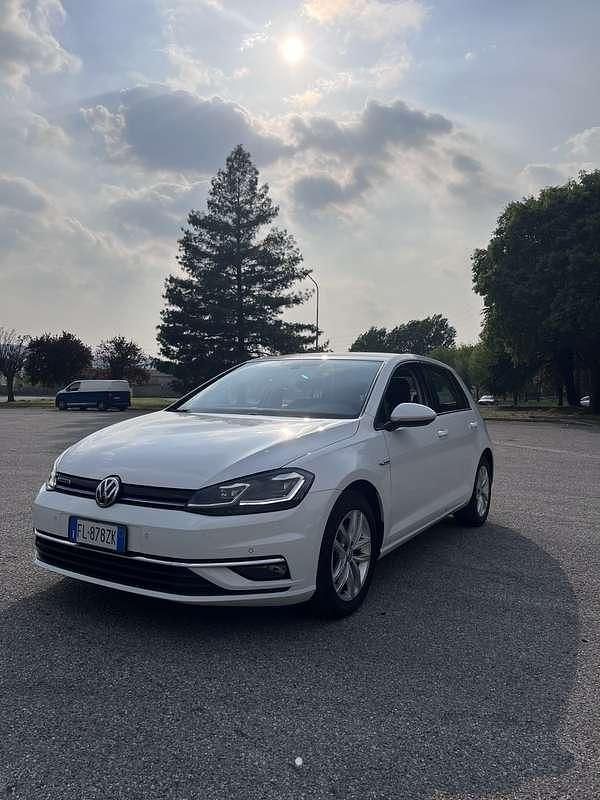 Usata VW Golf VII Highline 110 CV (80 kW) 2017 Berlina