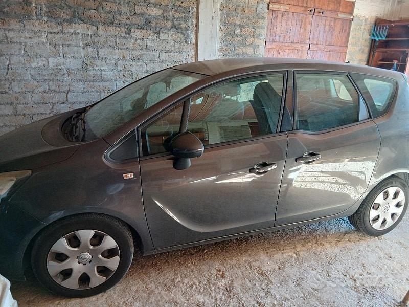 Usata Opel Meriva 95 CV (69 kW) 2014 Monovolume