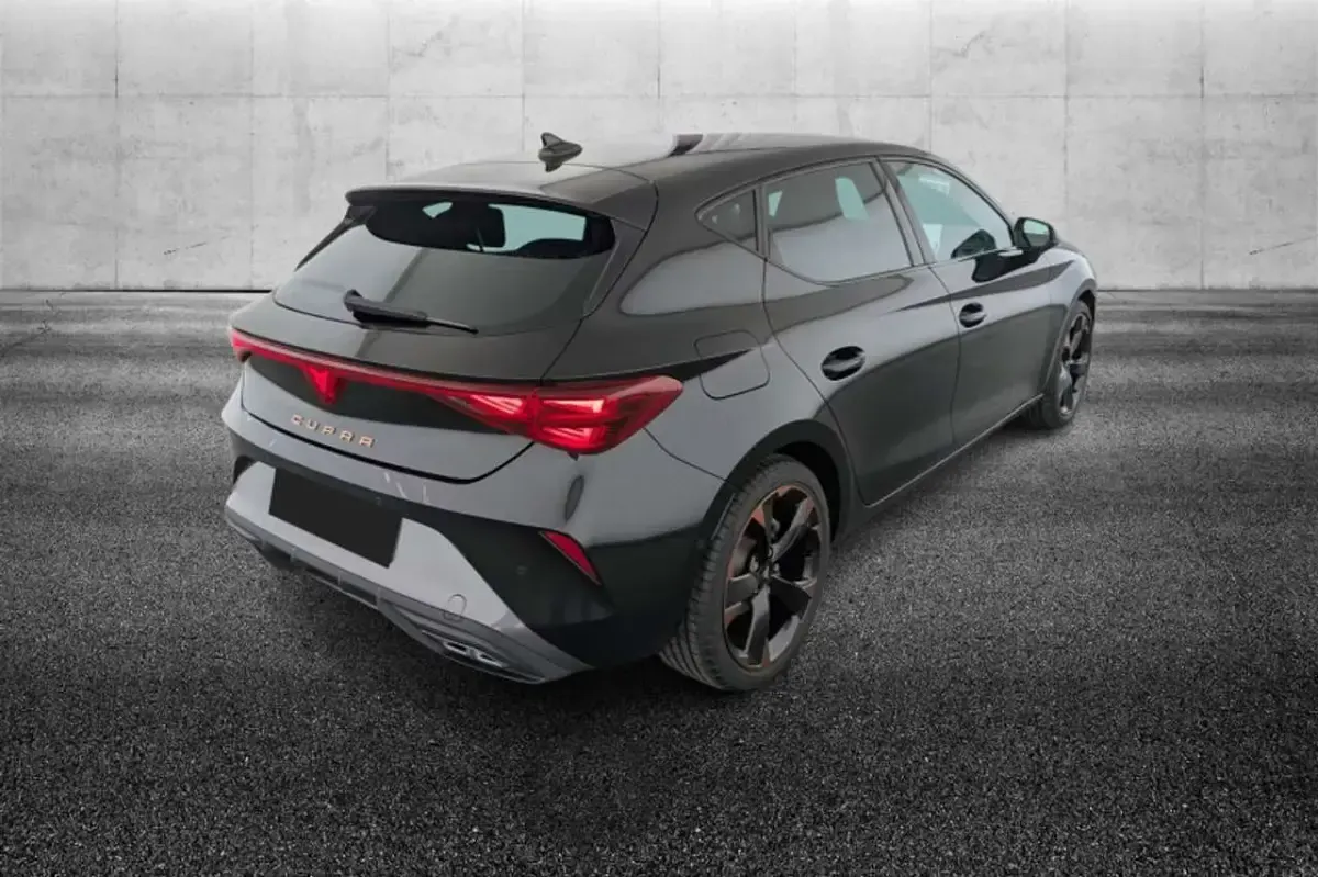 Usata Cupra Leon 150 CV (110 kW) 2025 Nero Berlina
