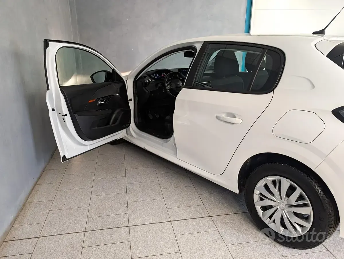 Usata Peugeot 208 Active 75 CV (55 kW) 2023 Bianco Utilitaria