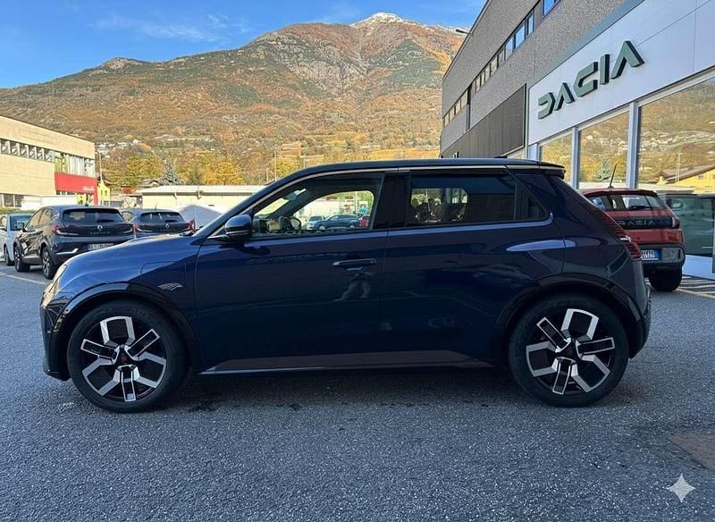 Usata Renault 5 E-Tech Iconic 110 kW (150 CV) 2024 Bestyle berlino (blu notturno Berlina