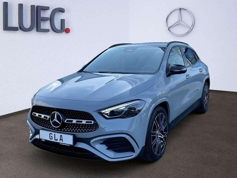 Grigio Usata 2025 Mercedes GLA200 AMG SUV | 39.990 € (Buon prezzo) - Immagine 1/4