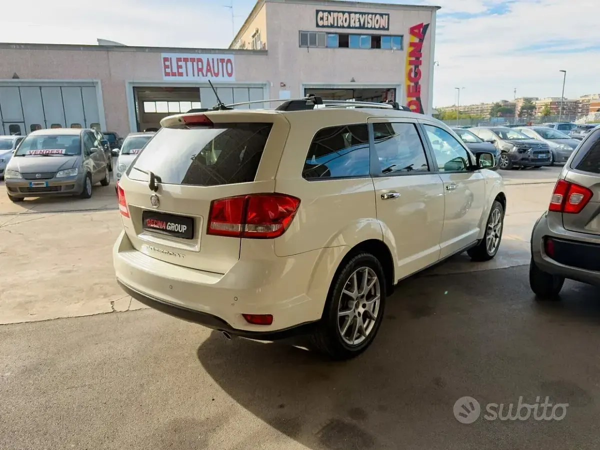 Usata Fiat Freemont Lounge 170 CV (125 kW) 2013 Bianco SUV