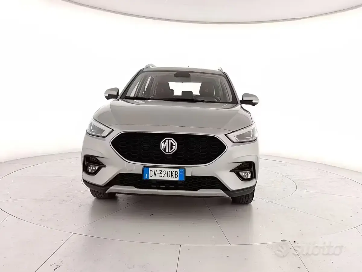 Usata MG ZS Luxury 106 CV (77 kW) 2024 Grigio SUV