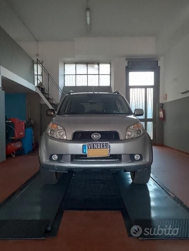 Grigio Usata 2007 Daihatsu Terios SUV | 6500 € - Immagine 1/4