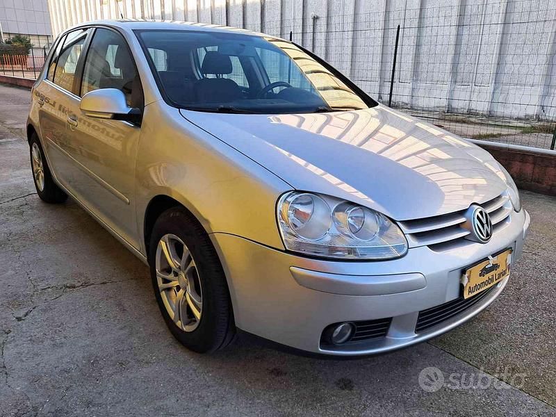 Usata VW Golf VI Comfortline 102 CV (75 kW) 2008 Grigio Utilitaria